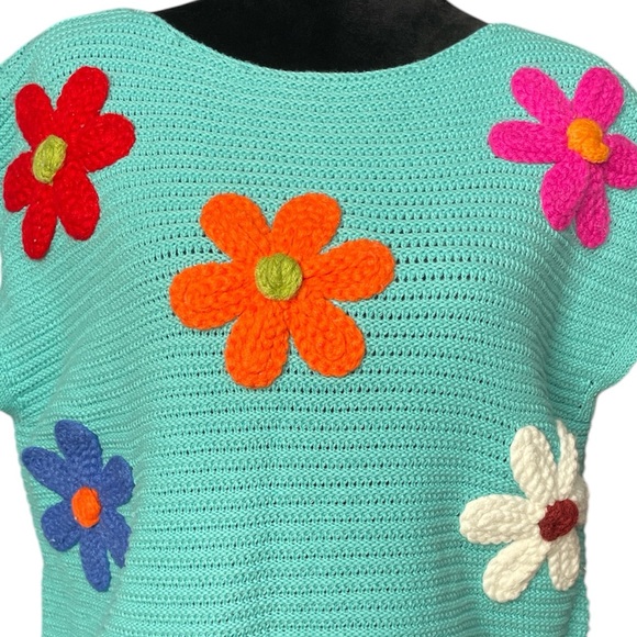 🎉HP🎉 BiBi Crocheted Flower Embroidered 100% Cotton Knit Sleeveless Sweater - Picture 2 of 10